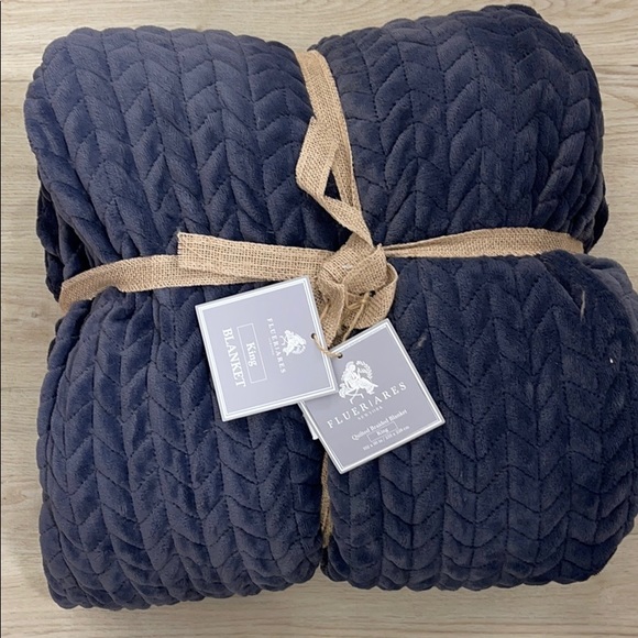 flueriares quilted braided blanket